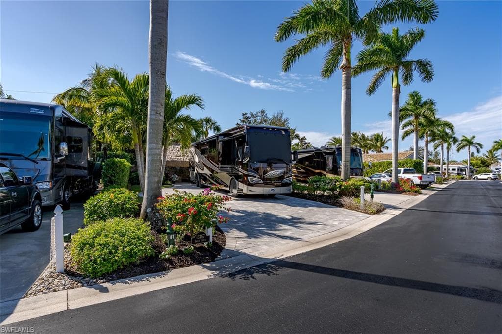 13467 Snook Cir, Naples, FL 34114-37