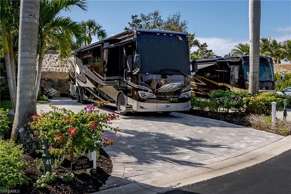 13467 Snook Cir, Naples, FL 34114-38