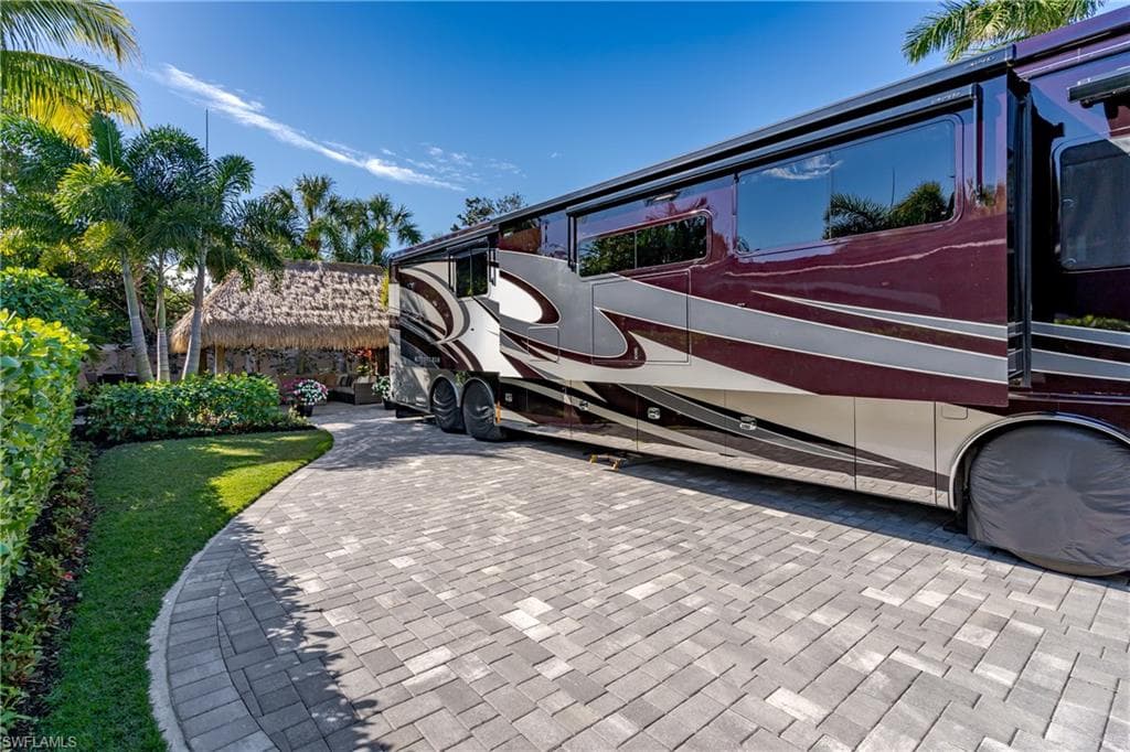 13467 Snook Cir, Naples, FL 34114-39
