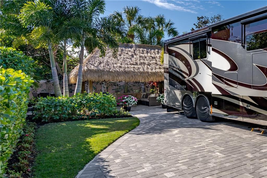 13467 Snook Cir, Naples, FL 34114-40