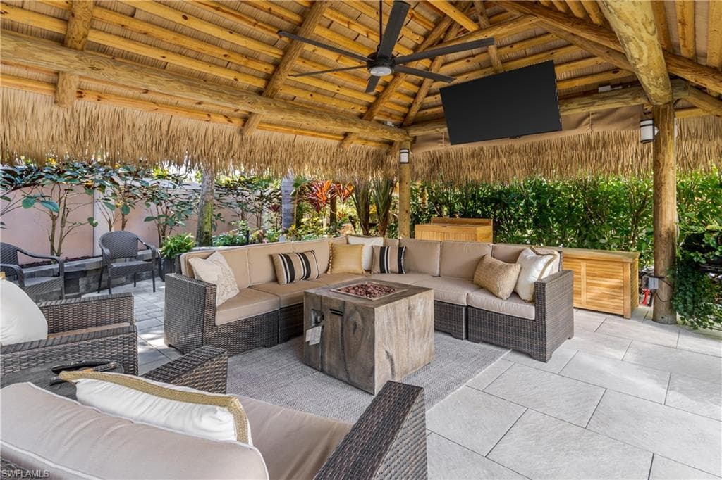 13467 Snook Cir, Naples, FL 34114-7