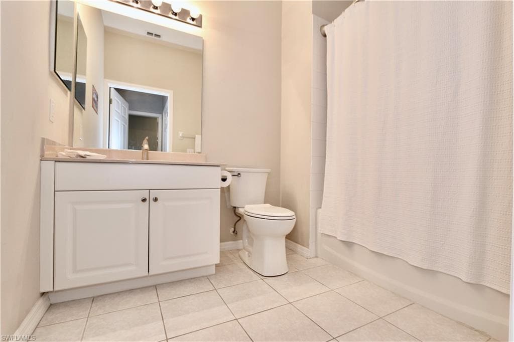 4844 Hampshire Ct 106, Naples, FL 34112-19
