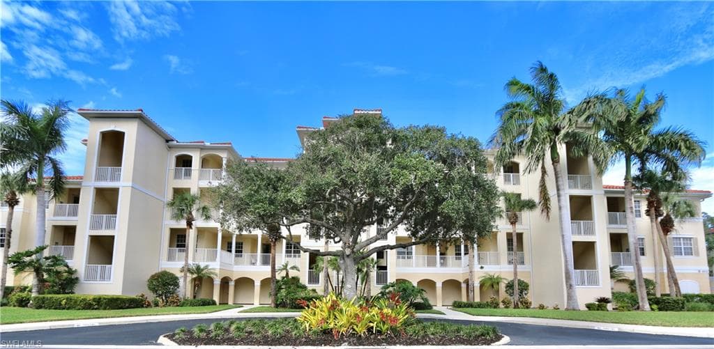 4844 Hampshire Ct 106, Naples, FL 34112-4