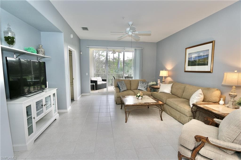 4844 Hampshire Ct 106, Naples, FL 34112-7