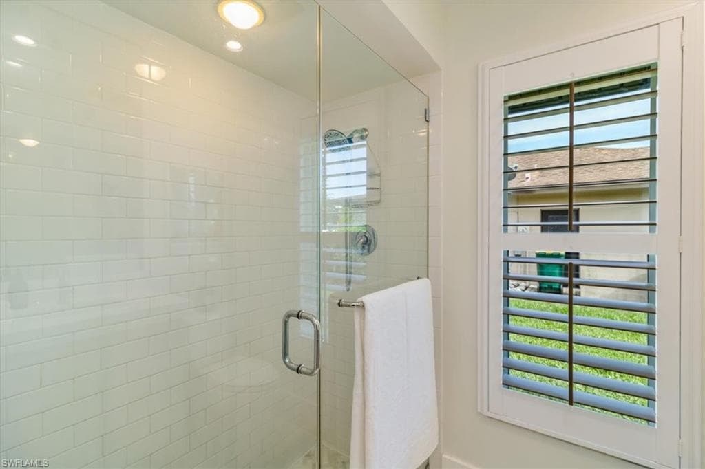449 Forest Hills Blvd, Naples, Fl 34113-16