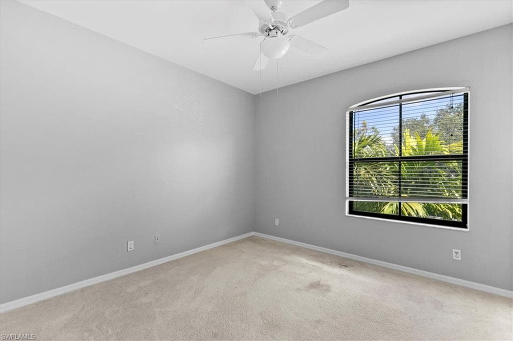 195 Vintage Cir E304, Naples, FL 34119-13