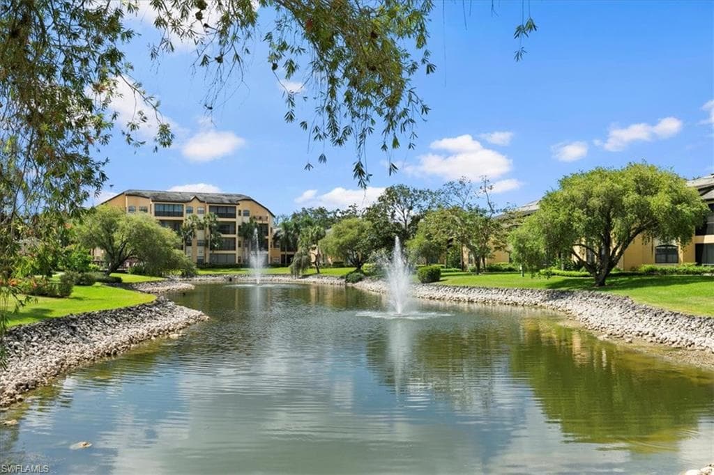 195 Vintage Cir E304, Naples, FL 34119-15