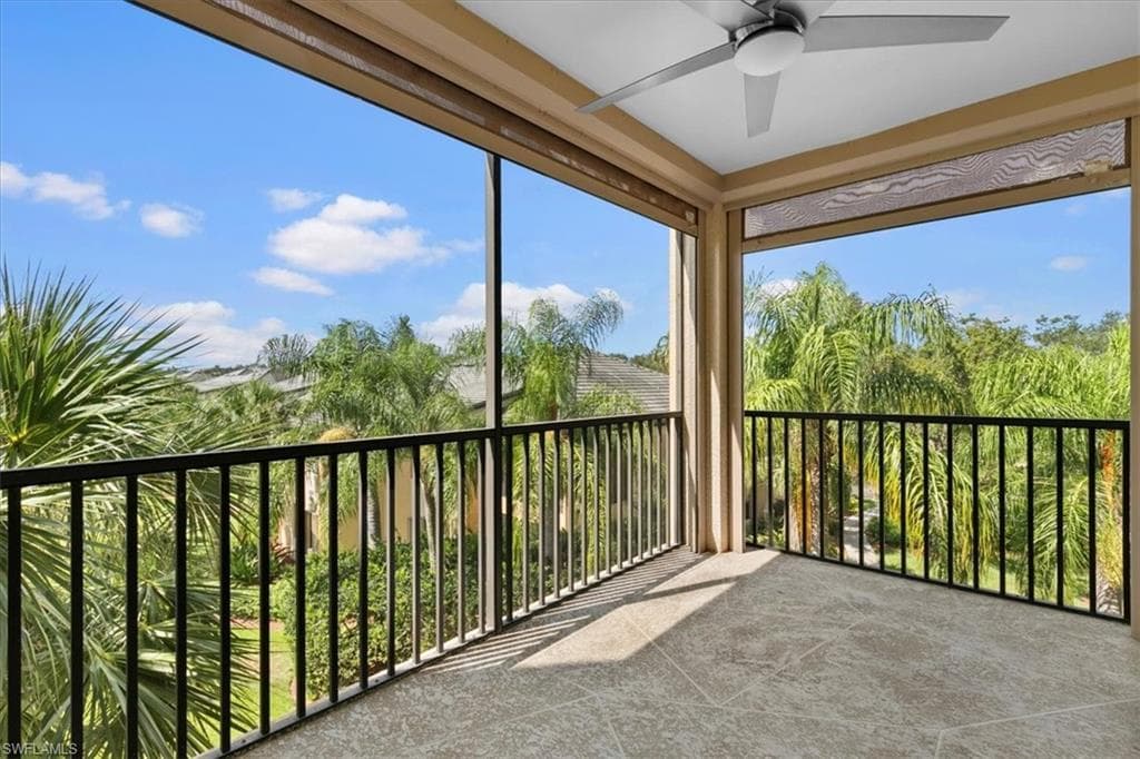 195 Vintage Cir E304, Naples, FL 34119-18