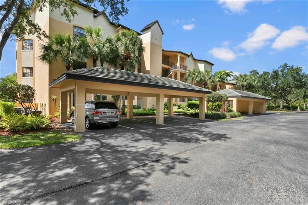 195 Vintage Cir E304, Naples, FL 34119-19