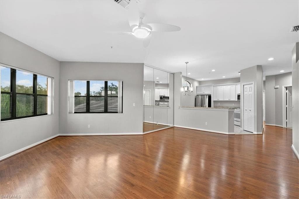 195 Vintage Cir E304, Naples, FL 34119-3