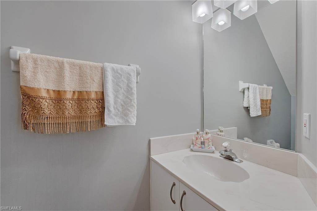 992 Woodshire Ln D309, Naples, FL 34105-16