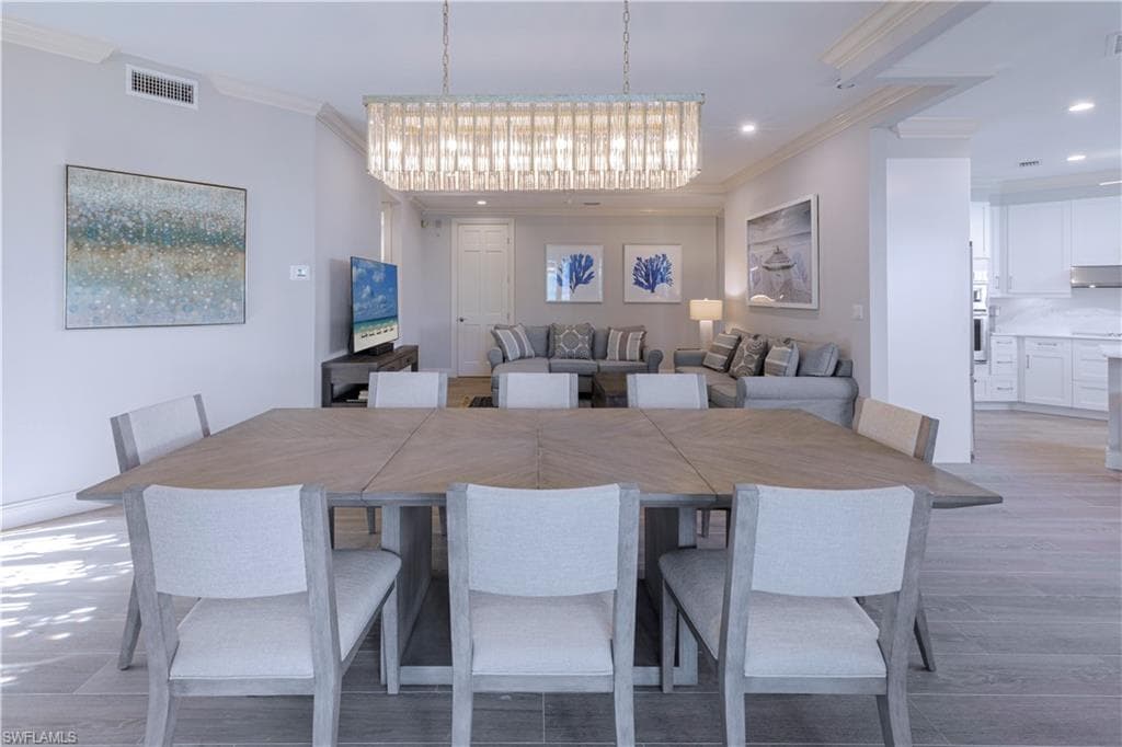 150 Colonade Cir 902, Naples, FL 34103-9