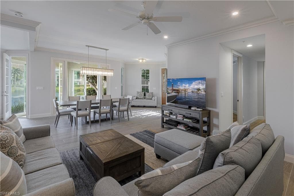 150 Colonade Cir 902, Naples, FL 34103-11