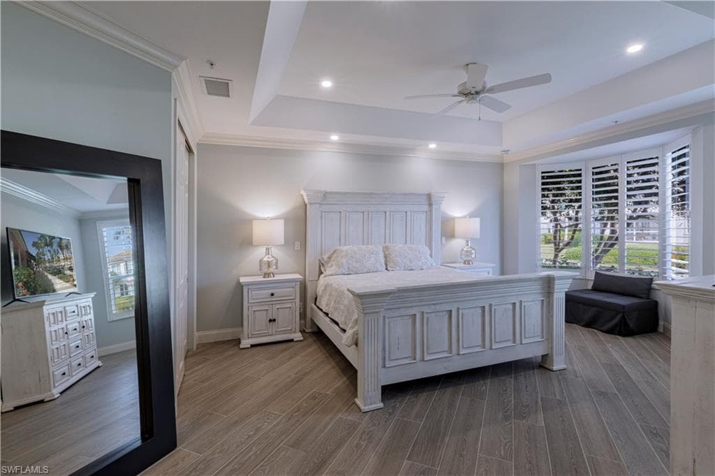 150 Colonade Cir 902, Naples, FL 34103-16