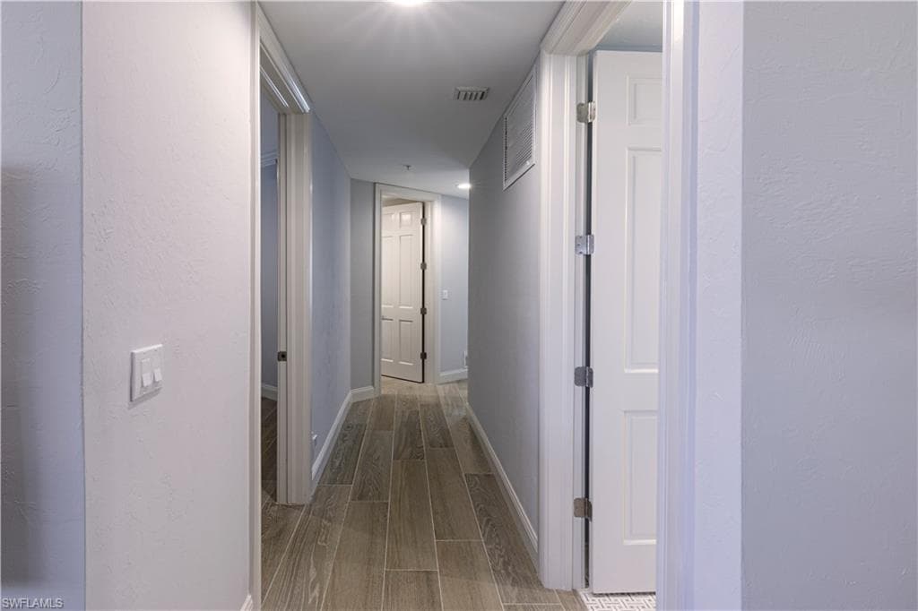 150 Colonade Cir 902, Naples, FL 34103-21