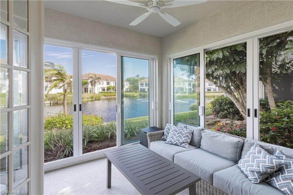 150 Colonade Cir 902, Naples, FL 34103-7