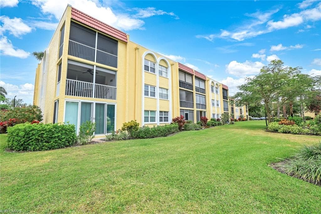 1086 Forest Lakes Dr 9107, Naples, FL 34105-20