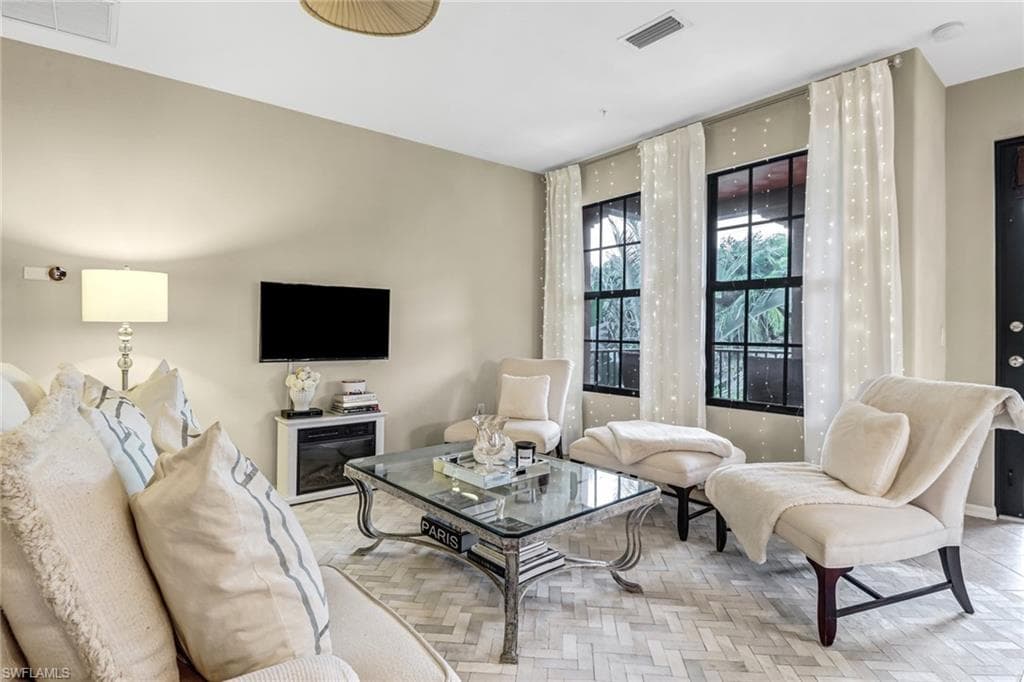 8997 Cambria Cir 2002, Naples, FL 34113-20