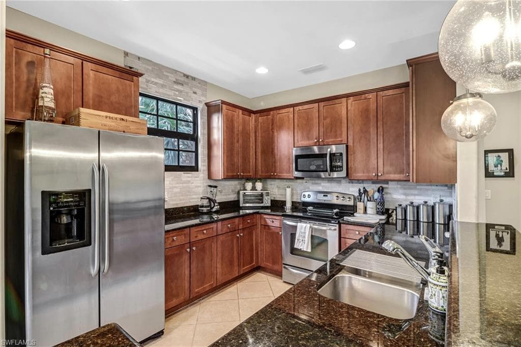 8997 Cambria Cir 2002, Naples, FL 34113-22