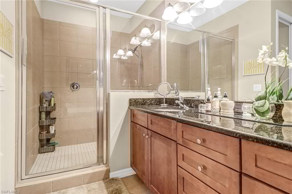 8997 Cambria Cir 2002, Naples, FL 34113-25