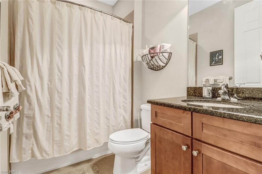 8997 Cambria Cir 2002, Naples, FL 34113-29