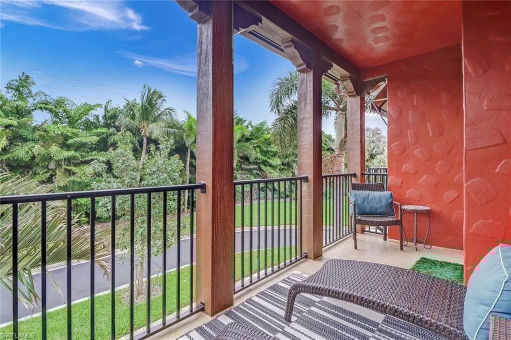 8997 Cambria Cir 2002, Naples, FL 34113-31