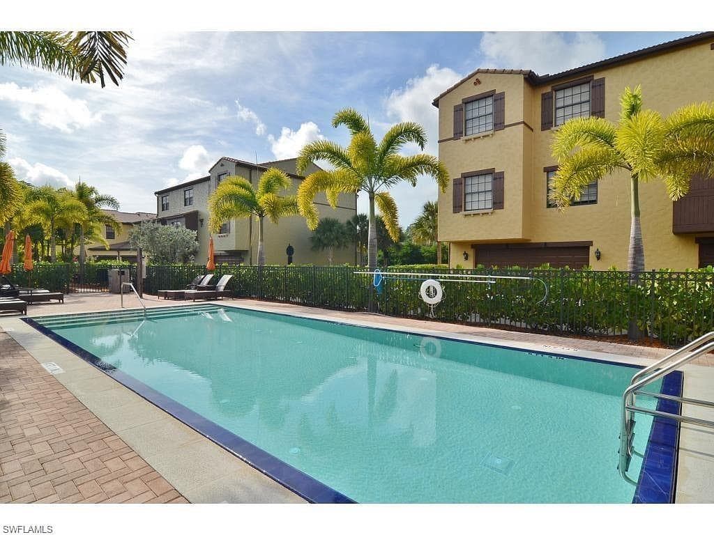 8997 Cambria Cir 2002, Naples, FL 34113-3