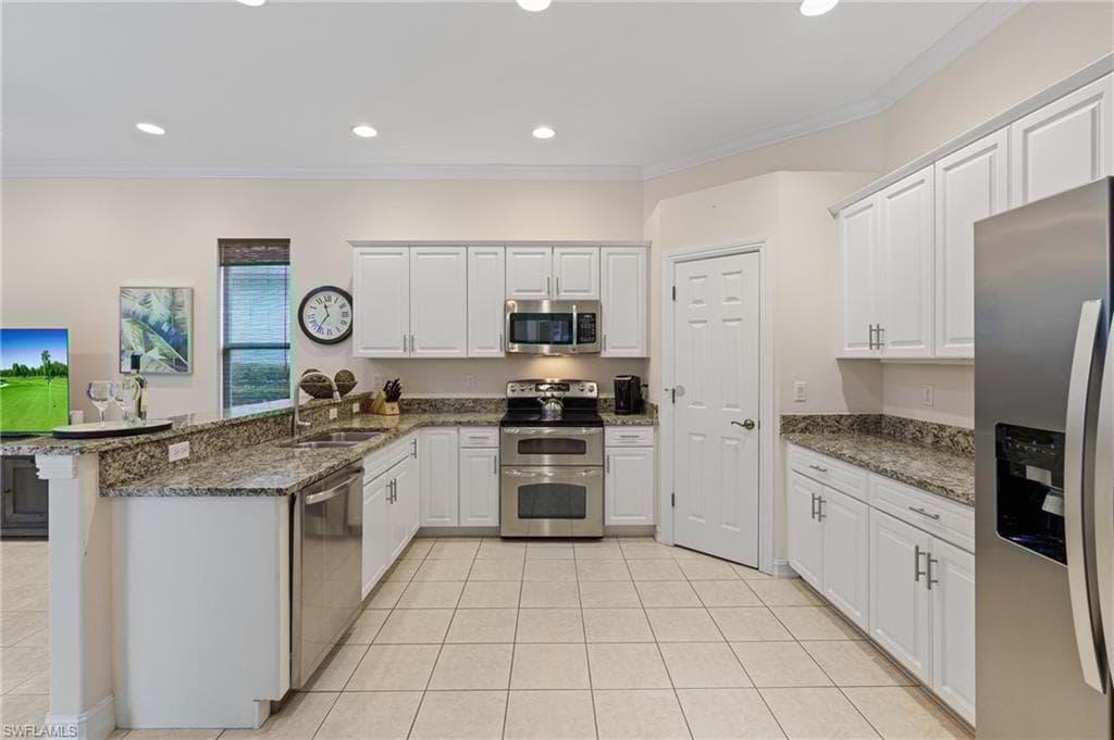 6937 Bent Grass Dr, Naples, FL 34113-11