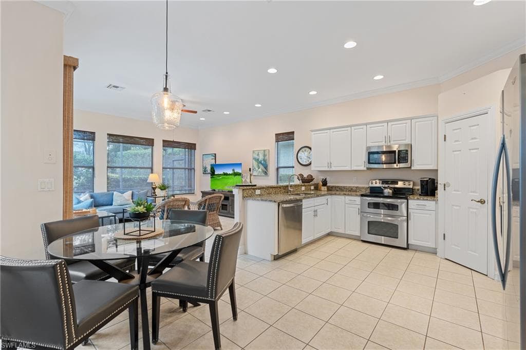 6937 Bent Grass Dr, Naples, FL 34113-12