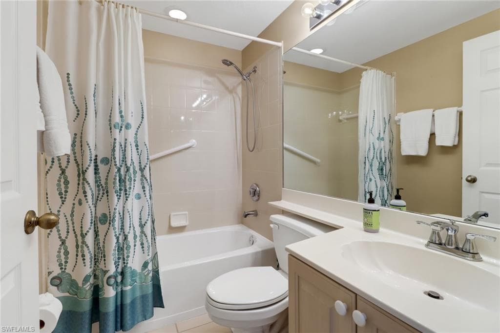 9035 Michael Cir 5, Naples, FL 34113-23