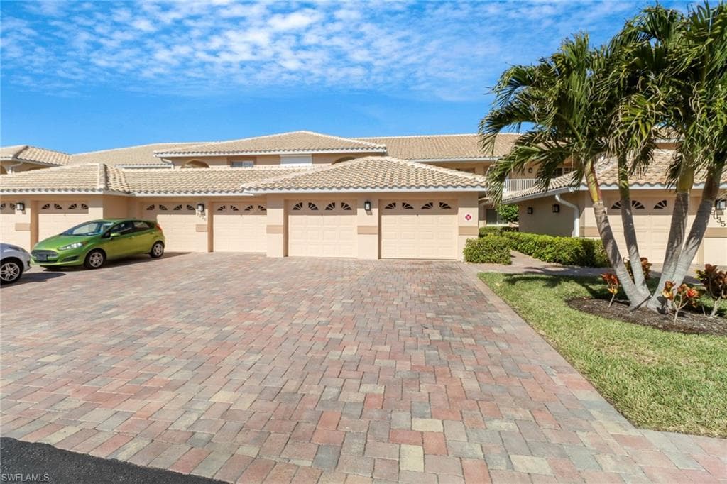 9035 Michael Cir 5, Naples, FL 34113-4
