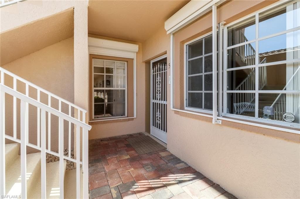 9035 Michael Cir 5, Naples, FL 34113-5