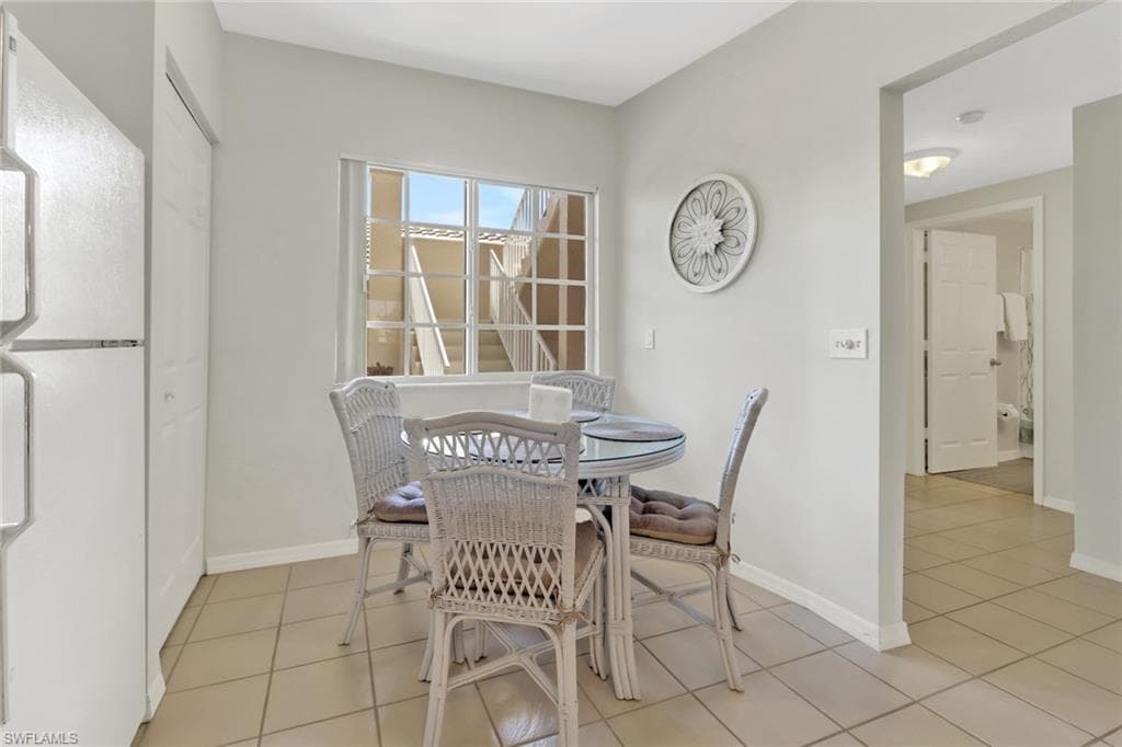 9035 Michael Cir 5, Naples, FL 34113-7