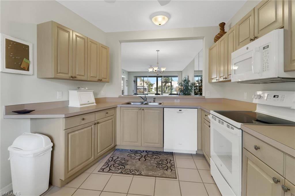 9035 Michael Cir 5, Naples, FL 34113-8