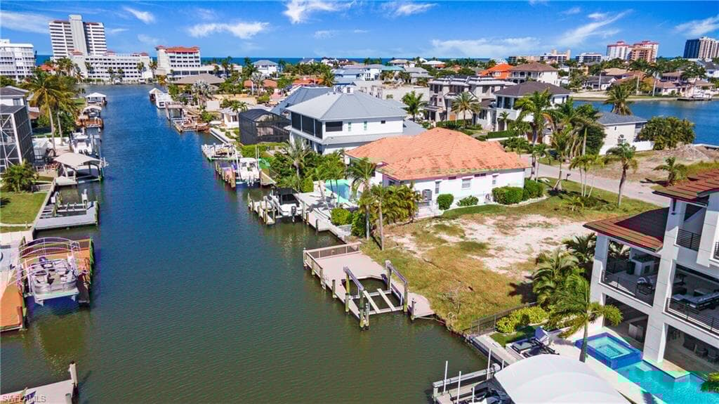 362 Trade Winds Ave, Naples, FL 34108-11