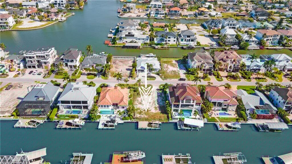 362 Trade Winds Ave, Naples, FL 34108-13
