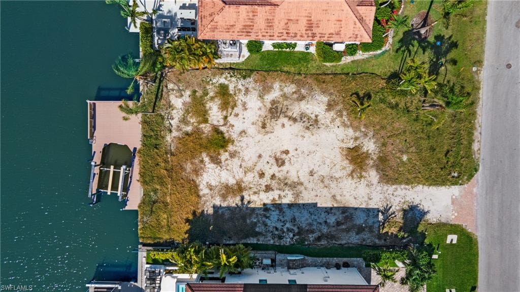 362 Trade Winds Ave, Naples, FL 34108-17
