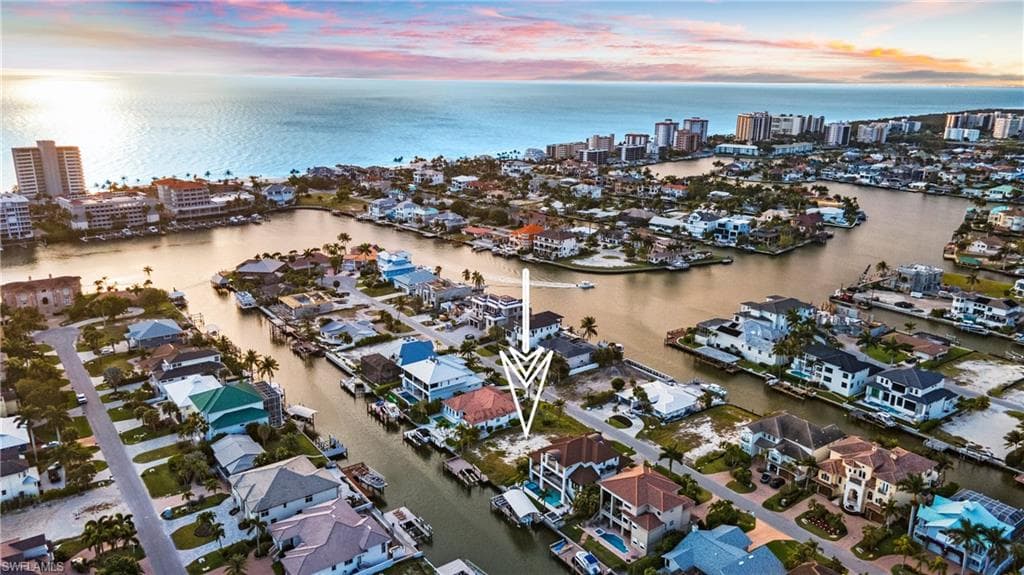 362 Trade Winds Ave, Naples, FL 34108-3