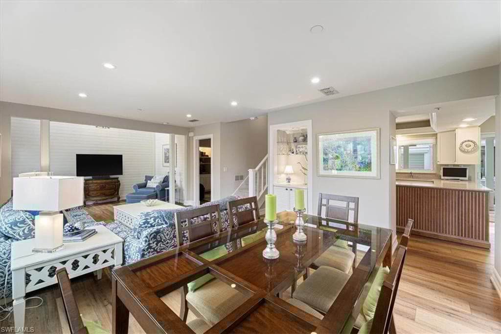 180 6th Ave S 3, Naples, FL 34102-9