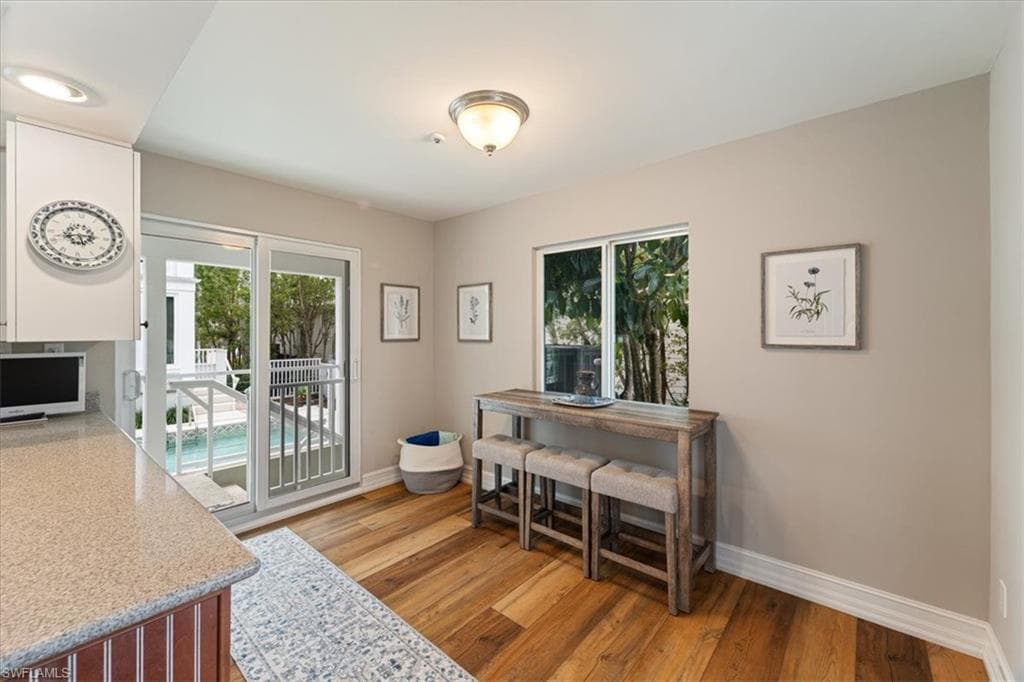 180 6th Ave S 3, Naples, FL 34102-12
