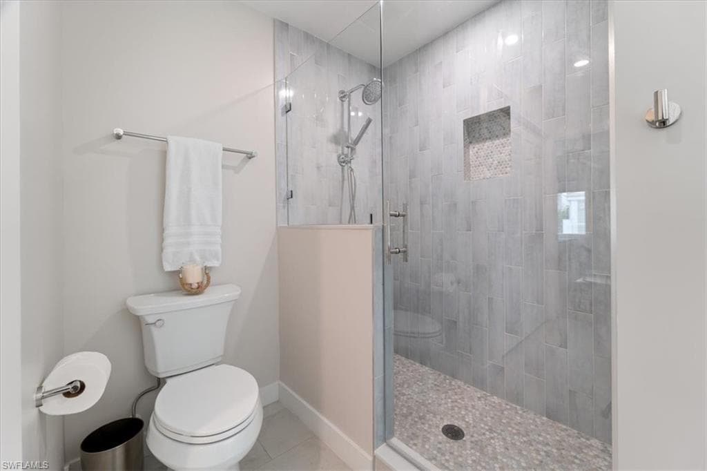 180 6th Ave S 3, Naples, FL 34102-20
