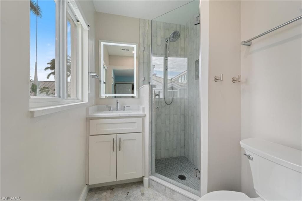 180 6th Ave S 3, Naples, FL 34102-23