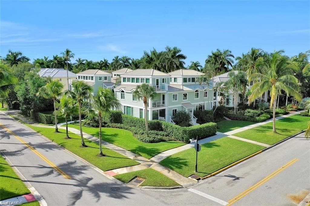 180 6th Ave S 3, Naples, FL 34102-39
