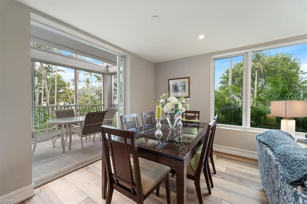 180 6th Ave S 3, Naples, FL 34102-8