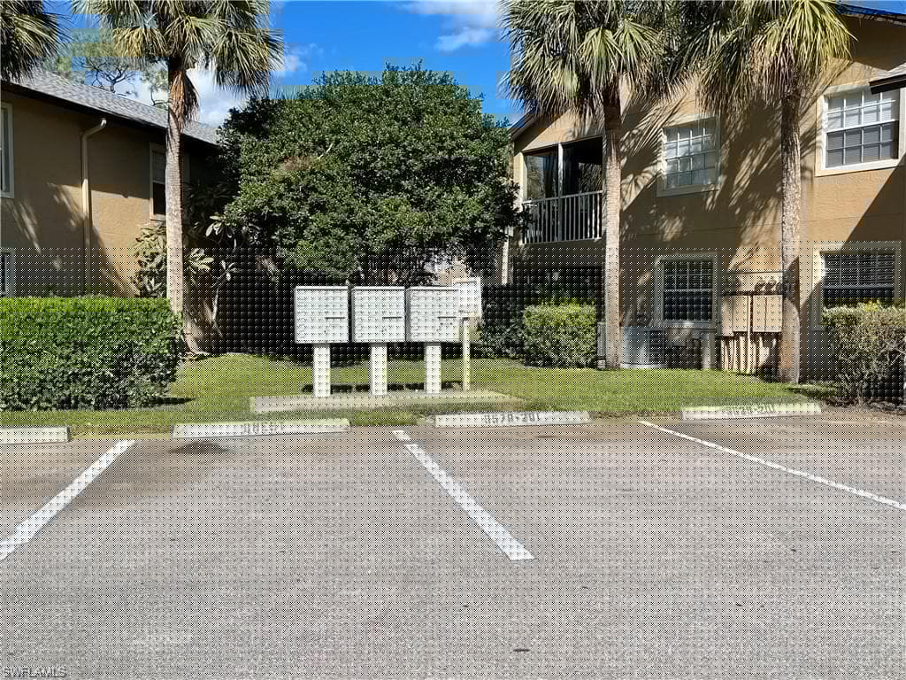 9621 Crescent Garden Dr G-101, Naples, FL 34109-27
