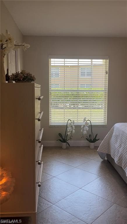 9621 Crescent Garden Dr G-101, Naples, FL 34109-49