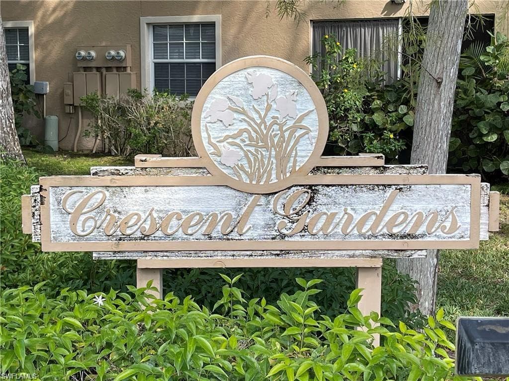 9621 Crescent Garden Dr G-101, Naples, FL 34109-6