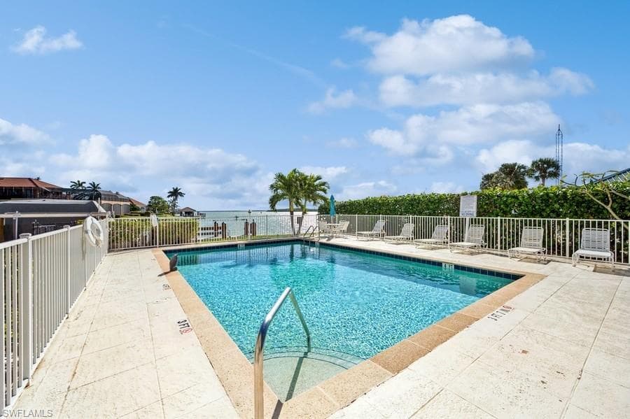 901 Collier Ct 5-903, Marco Island, FL 34145-22