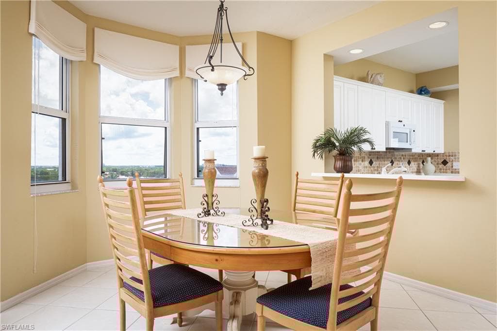 410 Flagship Dr 806, Naples, FL 34108-11