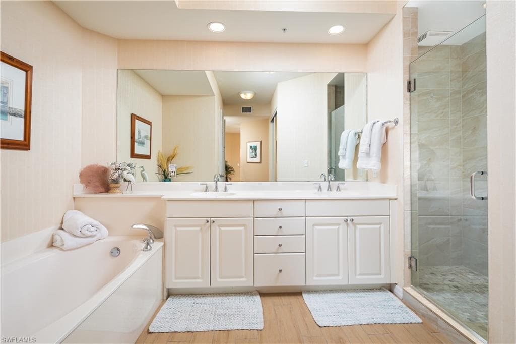 410 Flagship Dr 806, Naples, FL 34108-14
